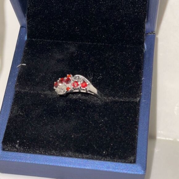 Kay Sterling Silver Garnet Ring Intricate Design Red Gemstones Band size 6 - Picture 2 of 9